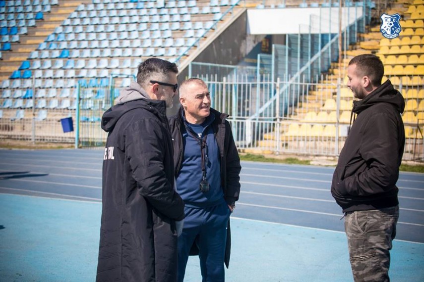 invitat surpriza la antrenamentul ssc farul constanta ce cadou a primit galerie foto 687864 invitat surpriza la antrenamentul ssc farul constanta ce cadou a primit galerie foto 687864