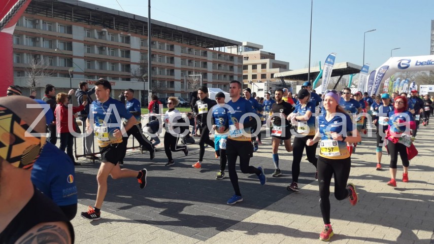 alerrgatori de toate varstele din tara si din strainatate au luat startul la mamaia la maratonul nisipului alerrgatori de toate varstele din tara si din strainatate au luat startul la mamaia la maratonul nisipului
