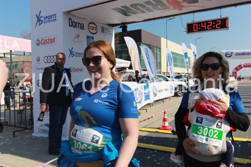alerrgatori de toate varstele din tara si din strainatate au luat startul la mamaia la maratonul nisipului alerrgatori de toate varstele din tara si din strainatate au luat startul la mamaia la maratonul nisipului