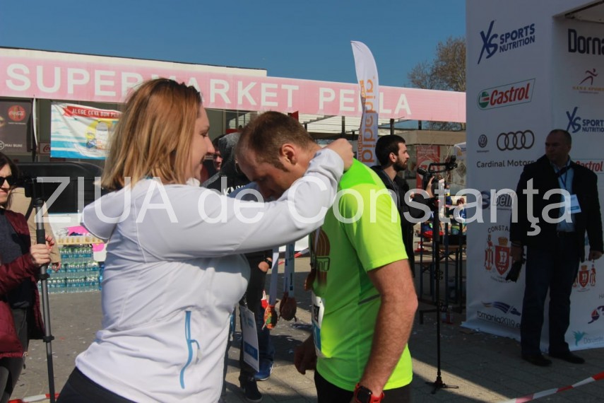 alerrgatori de toate varstele din tara si din strainatate au luat startul la mamaia la maratonul nisipului alerrgatori de toate varstele din tara si din strainatate au luat startul la mamaia la maratonul nisipului