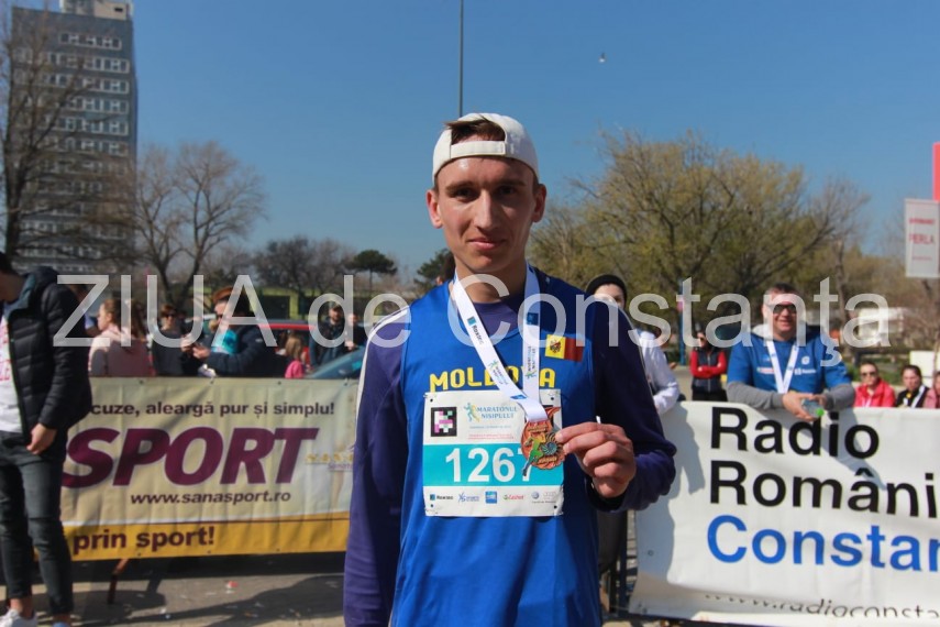 alerrgatori de toate varstele din tara si din strainatate au luat startul la mamaia la maratonul nisipului alerrgatori de toate varstele din tara si din strainatate au luat startul la mamaia la maratonul nisipului