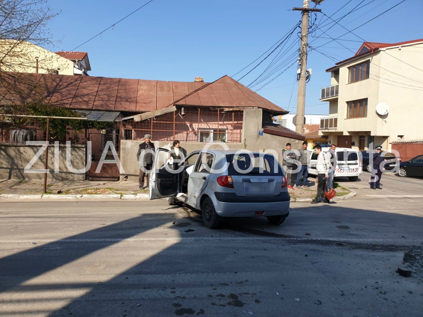 imagini de la eveniment accident rutier pe strada steagului din municipiul constanta doua autoturisme