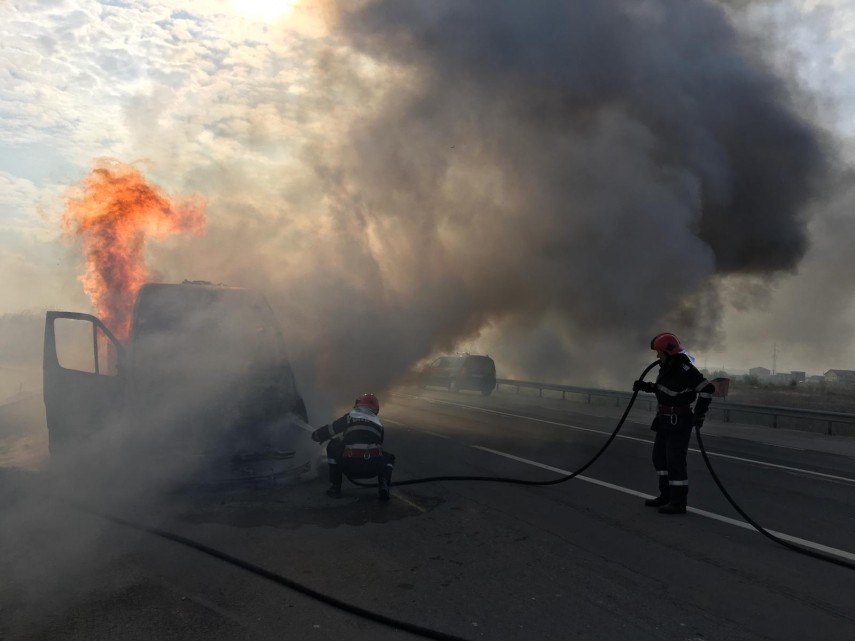 pericol de explozie in apropiere de craiova o autoutilitara in care se aflau sute de litri de motorina pericol de explozie in apropiere de craiova o autoutilitara in care se aflau sute de litri de motorina
