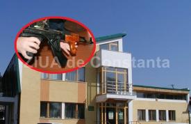 Este oficial. Se vând zeci de AKM-uri la Constanţa. Cum poţi deveni proprietarul unei astfel de arme  