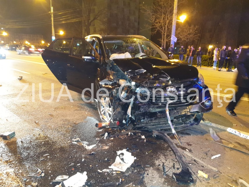 dinamica accidentului din aceasta noapte din mamaia trei masini distruse una rasturnata 4 victime intre dinamica accidentului din aceasta noapte din mamaia trei masini distruse una rasturnata 4 victime intre