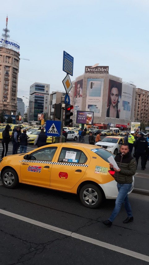 protest al transportatorilor in piata victoriei din bucuresti ce revendicari au manifestantii galerie protest al transportatorilor in piata victoriei din bucuresti ce revendicari au manifestantii galerie