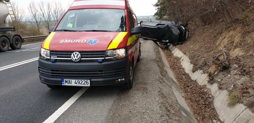 accident rutier pe dn1 judetul brasov un bolid a ajuns intr un sant 689583 accident rutier pe dn1 judetul brasov un bolid a ajuns intr un sant 689583