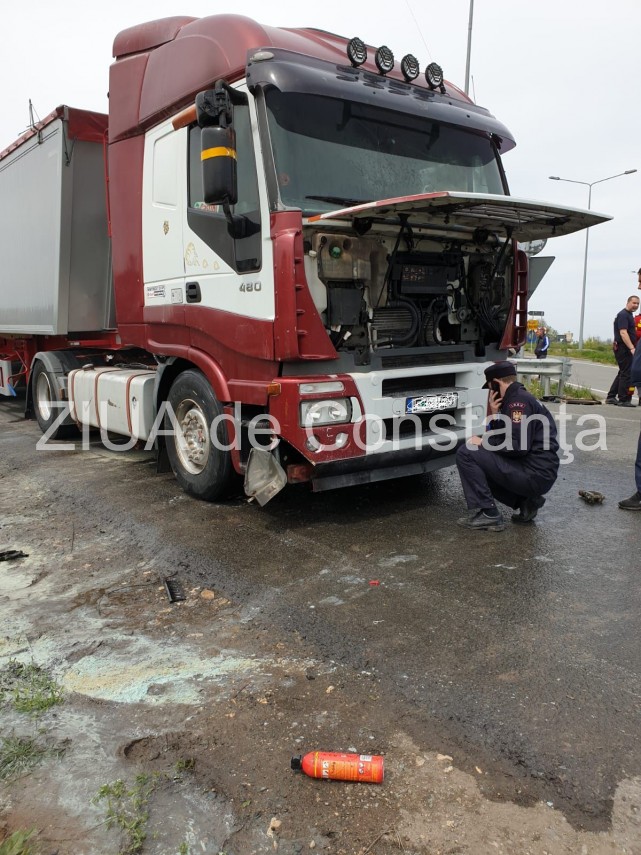 imagini de la eveniment incendiu la poarta 10 bis a portului constanta un camion incarcat cu cereale imagini de la eveniment incendiu la poarta 10 bis a portului constanta un camion incarcat cu cereale