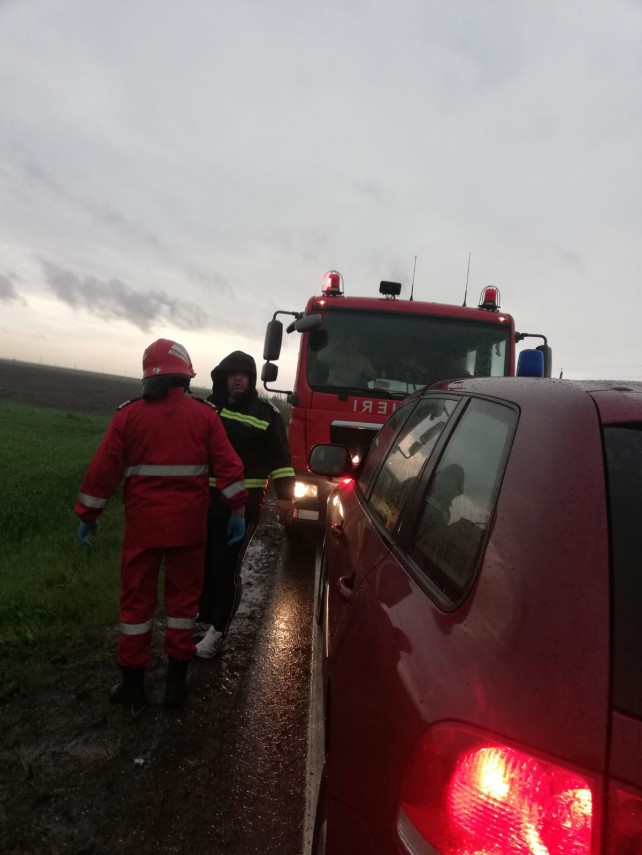 accident rutier grav in judetul calarasi un autocar s a rasturnat planul rosu de interventie activat accident rutier grav in judetul calarasi un autocar s a rasturnat planul rosu de interventie activat