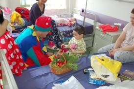 Surprize plăcute şi daruri, oferite de Arimex Comexim 2000 SRL micuţilor pacienţi internaţi la Spitalul Judeţean Constanţa (galerie foto)
