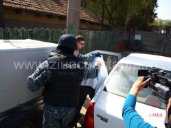 Percheziții la persoane bănuite de comiterea infracțiunilor de proxenetism și spălare de bani. Zeci de suspecți conduși la audieri