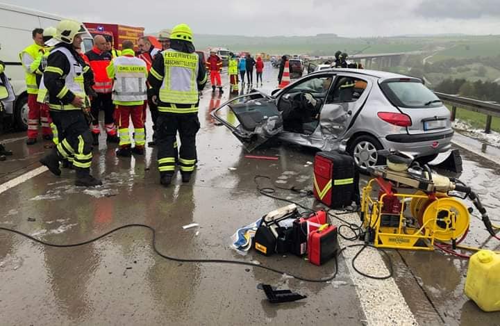 carambol cu zeci de masini s a intamplat pe o autostrada din germania galerie foto 690047 carambol cu zeci de masini s a intamplat pe o autostrada din germania galerie foto 690047