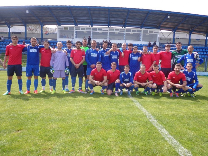 fratii bogdan si razvan evdochim fotbalisti la cs navodari si militari pe fregata marasesti galerie foto fratii bogdan si razvan evdochim fotbalisti la cs navodari si militari pe fregata marasesti galerie foto