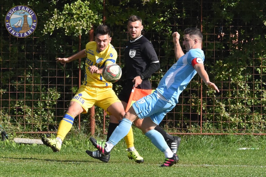 fratii bogdan si razvan evdochim fotbalisti la cs navodari si militari pe fregata marasesti galerie foto fratii bogdan si razvan evdochim fotbalisti la cs navodari si militari pe fregata marasesti galerie foto