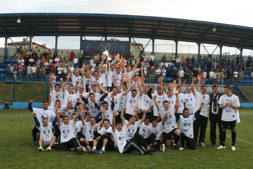 fratii bogdan si razvan evdochim fotbalisti la cs navodari si militari pe fregata marasesti galerie foto fratii bogdan si razvan evdochim fotbalisti la cs navodari si militari pe fregata marasesti galerie foto