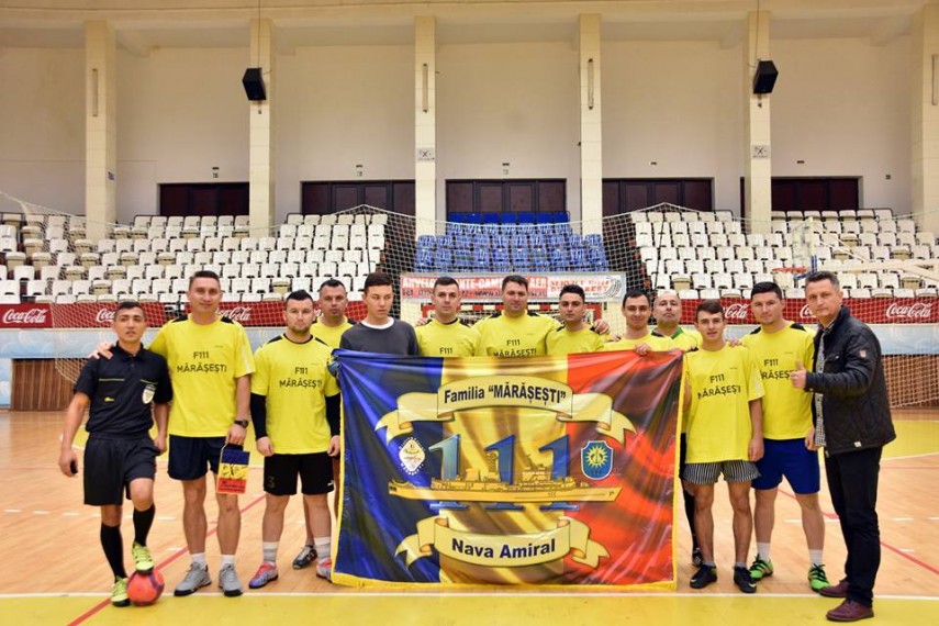 fratii bogdan si razvan evdochim fotbalisti la cs navodari si militari pe fregata marasesti galerie foto fratii bogdan si razvan evdochim fotbalisti la cs navodari si militari pe fregata marasesti galerie foto