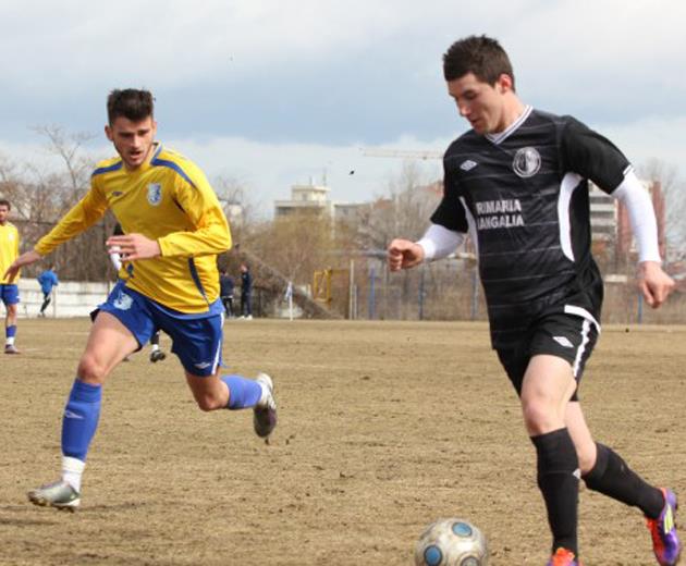 fratii bogdan si razvan evdochim fotbalisti la cs navodari si militari pe fregata marasesti galerie foto fratii bogdan si razvan evdochim fotbalisti la cs navodari si militari pe fregata marasesti galerie foto