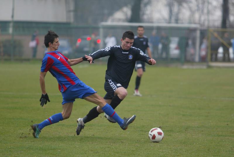 fratii bogdan si razvan evdochim fotbalisti la cs navodari si militari pe fregata marasesti galerie foto fratii bogdan si razvan evdochim fotbalisti la cs navodari si militari pe fregata marasesti galerie foto