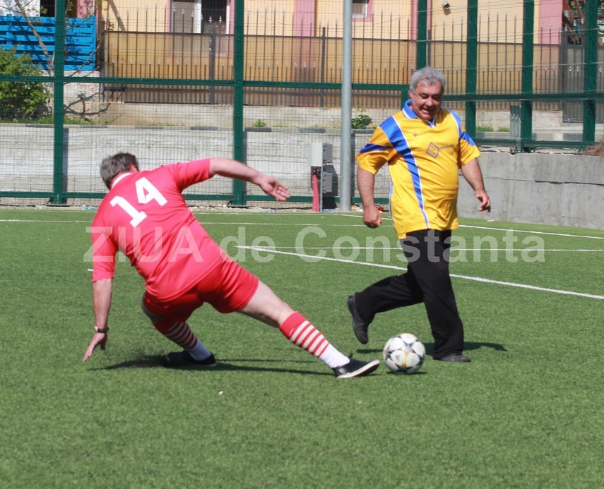 intalnire cu istoria unchiul lui gica hagi a fost fotbalist la tractorul navodari marea familie a echipei intalnire cu istoria unchiul lui gica hagi a fost fotbalist la tractorul navodari marea familie a echipei