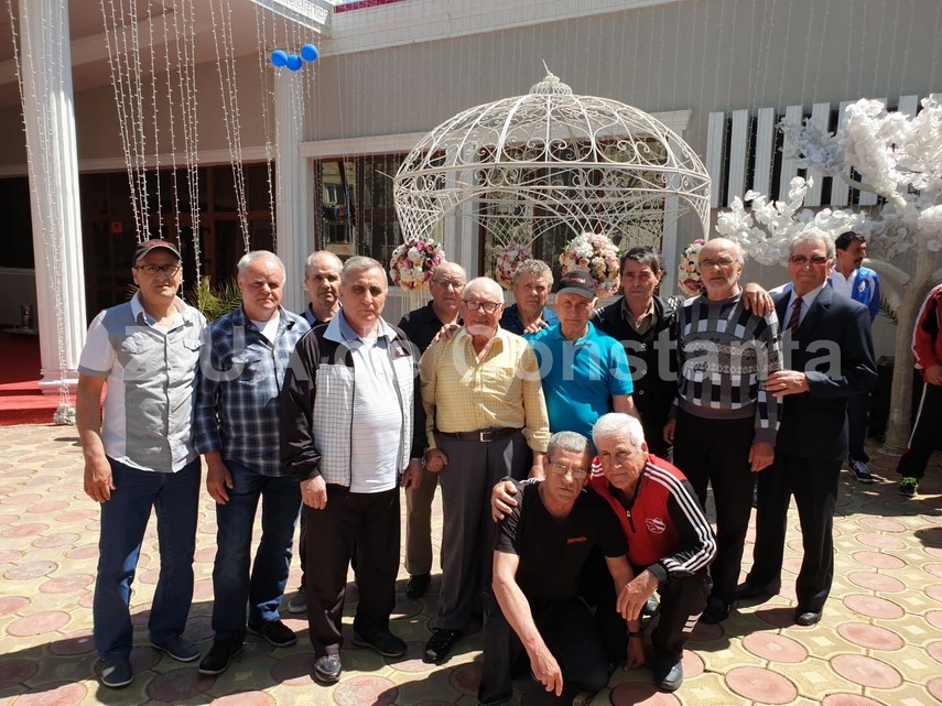 intalnire cu istoria unchiul lui gica hagi a fost fotbalist la tractorul navodari marea familie a echipei intalnire cu istoria unchiul lui gica hagi a fost fotbalist la tractorul navodari marea familie a echipei