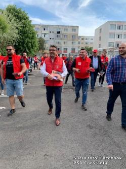 Echipa PSD Constanţa, în campanie electorală prin cartierele oraşului (galerie foto)  