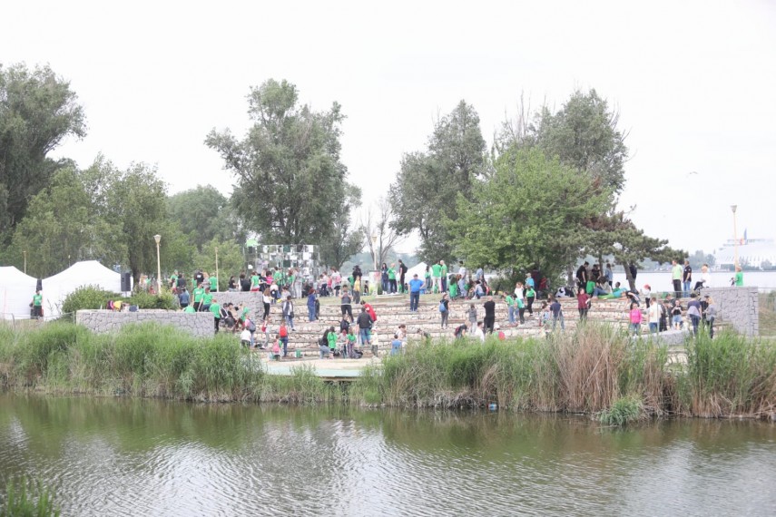 voie buna muzica si munca sute de voluntari si echipa cif romania au curatat amfiteatrul de vara din voie buna muzica si munca sute de voluntari si echipa cif romania au curatat amfiteatrul de vara din