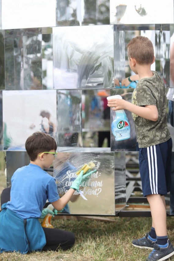 voie buna muzica si munca sute de voluntari si echipa cif romania au curatat amfiteatrul de vara din voie buna muzica si munca sute de voluntari si echipa cif romania au curatat amfiteatrul de vara din