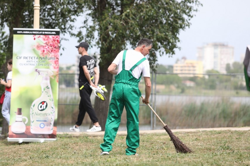 voie buna muzica si munca sute de voluntari si echipa cif romania au curatat amfiteatrul de vara din voie buna muzica si munca sute de voluntari si echipa cif romania au curatat amfiteatrul de vara din