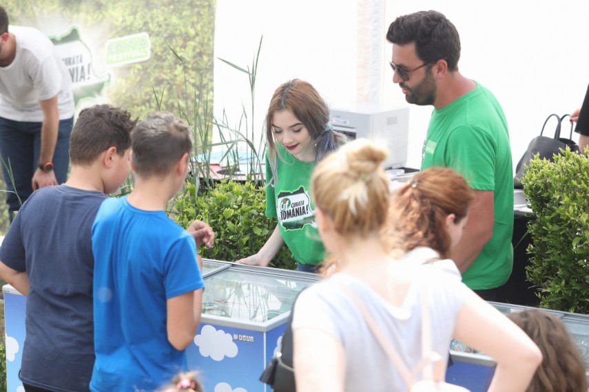 voie buna muzica si munca sute de voluntari si echipa cif romania au curatat amfiteatrul de vara din voie buna muzica si munca sute de voluntari si echipa cif romania au curatat amfiteatrul de vara din