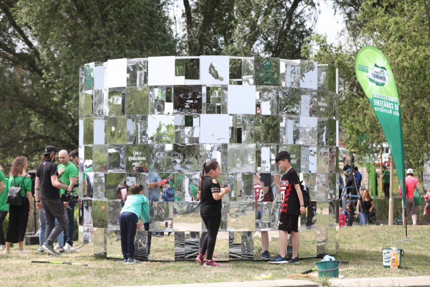 voie buna muzica si munca sute de voluntari si echipa cif romania au curatat amfiteatrul de vara din voie buna muzica si munca sute de voluntari si echipa cif romania au curatat amfiteatrul de vara din