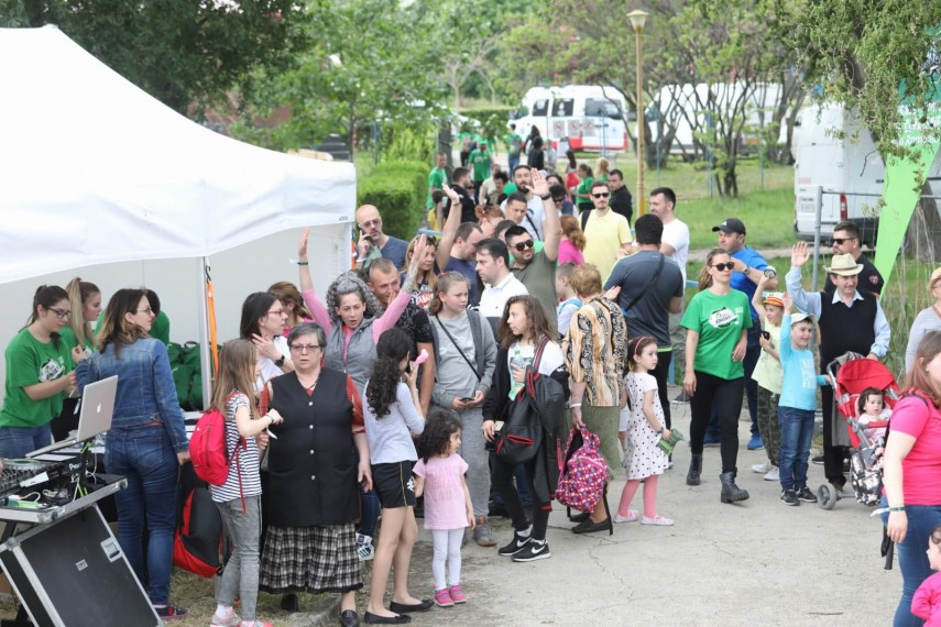 voie buna muzica si munca sute de voluntari si echipa cif romania au curatat amfiteatrul de vara din voie buna muzica si munca sute de voluntari si echipa cif romania au curatat amfiteatrul de vara din