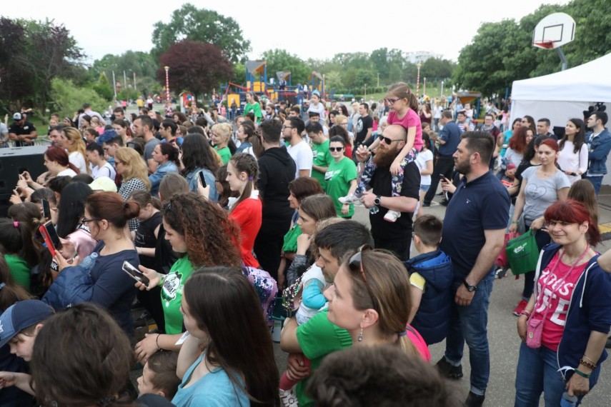 voie buna muzica si munca sute de voluntari si echipa cif romania au curatat amfiteatrul de vara din voie buna muzica si munca sute de voluntari si echipa cif romania au curatat amfiteatrul de vara din