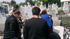 Pomenit de soţie, copii şi prieteni  Parastasul de şapte ani al fostului comandant al navei „Independenţa“, Constantin Preda (galerie foto)