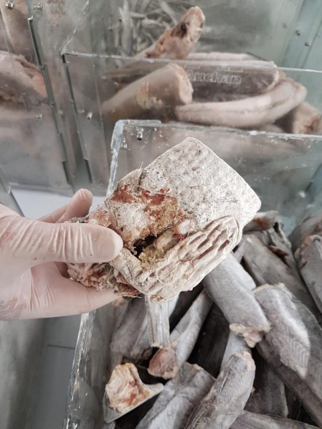 nereguli majore gasite la pestele de import in mai multe hypermarket uri intr o singura zi de control nereguli majore gasite la pestele de import in mai multe hypermarket uri intr o singura zi de control