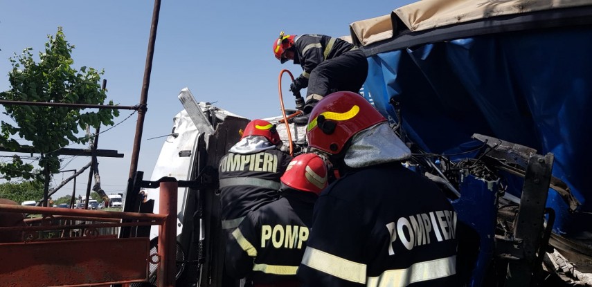 update carambol rutier in judetul suceava doua tir uri si un autoturism au fost implicate un barbat a update carambol rutier in judetul suceava doua tir uri si un autoturism au fost implicate un barbat a