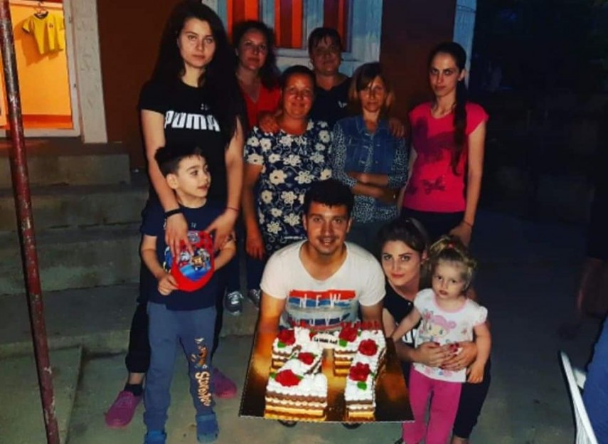 cel mai bun atac si cea mai buna aparare flacara crucea echipa nou infiintata campioana in liga a 6 a cel mai bun atac si cea mai buna aparare flacara crucea echipa nou infiintata campioana in liga a 6 a