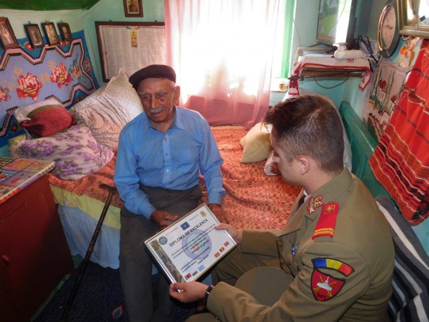 militarii batalionului 341 infanterie constanta l au vizitat pe veteranul de razboi sergent sufana traian militarii batalionului 341 infanterie constanta l au vizitat pe veteranul de razboi sergent sufana traian