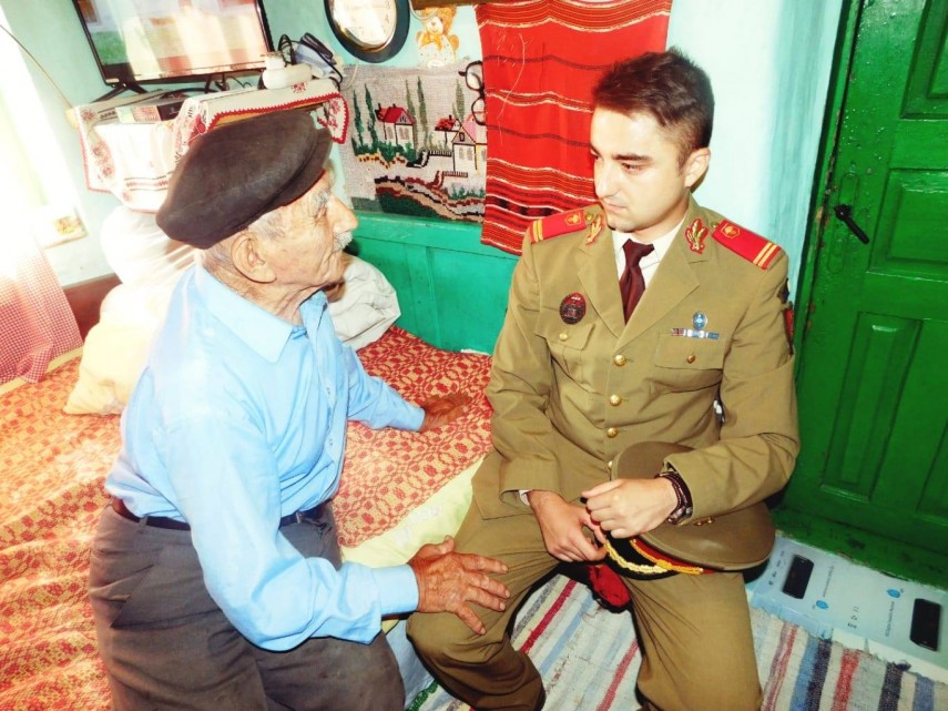 militarii batalionului 341 infanterie constanta l au vizitat pe veteranul de razboi sergent sufana traian militarii batalionului 341 infanterie constanta l au vizitat pe veteranul de razboi sergent sufana traian