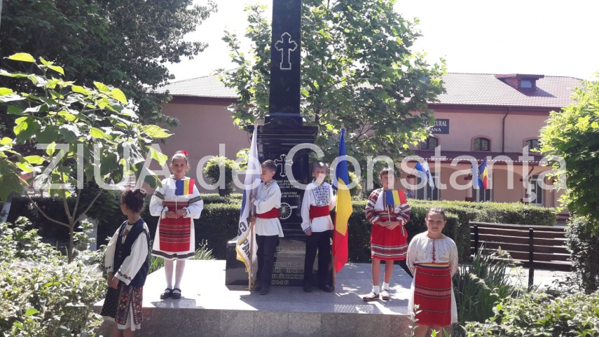 slujba de pomenire si depunere de coroane eroii neamului omagiati la cumpana galerie foto 693043