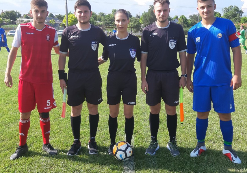 gloria albesti si kinder constanta calificate la faza semifinala a campionatelor de juniori galerie foto gloria albesti si kinder constanta calificate la faza semifinala a campionatelor de juniori galerie foto