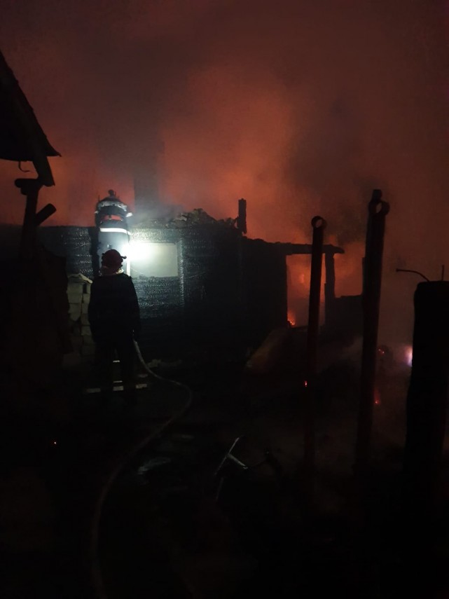 case mistuite de flacari in judetul neamt forte impresionante la interventie galerie foto 693691 case mistuite de flacari in judetul neamt forte impresionante la interventie galerie foto 693691