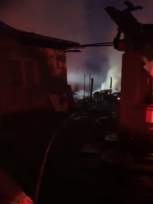 case mistuite de flacari in judetul neamt forte impresionante la interventie galerie foto 693691 case mistuite de flacari in judetul neamt forte impresionante la interventie galerie foto 693691