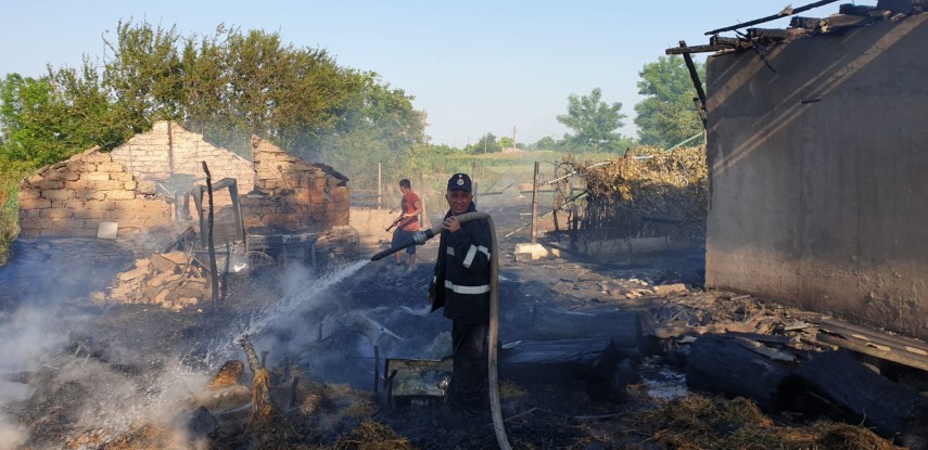 update alerta la isu dobrogea un incendiu a izbucnit la sinoe judetul constanta pompierii chemati in update alerta la isu dobrogea un incendiu a izbucnit la sinoe judetul constanta pompierii chemati in