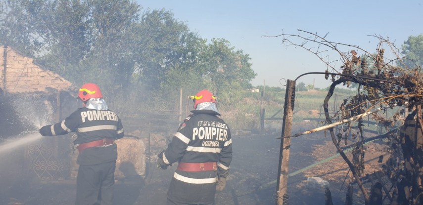 update alerta la isu dobrogea un incendiu a izbucnit la sinoe judetul constanta pompierii chemati in update alerta la isu dobrogea un incendiu a izbucnit la sinoe judetul constanta pompierii chemati in