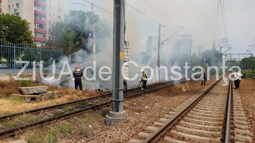 imagini de la eveniment incendiu violent pe calea ferata din zona bulevardului ic bratianu din constanta imagini de la eveniment incendiu violent pe calea ferata din zona bulevardului ic bratianu din constanta
