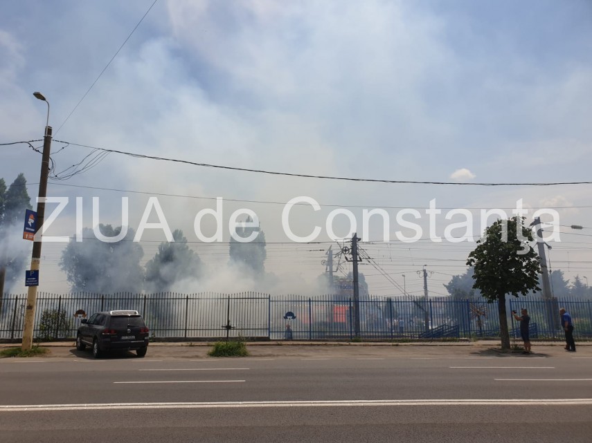 imagini de la eveniment incendiu violent pe calea ferata din zona bulevardului ic bratianu din constanta imagini de la eveniment incendiu violent pe calea ferata din zona bulevardului ic bratianu din constanta