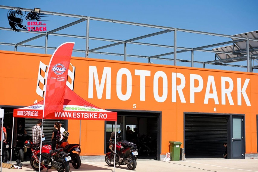 frumoasele care au imblanzit bestiile gratii pe motocicleta la girls on track 2 un eveniment organizat
