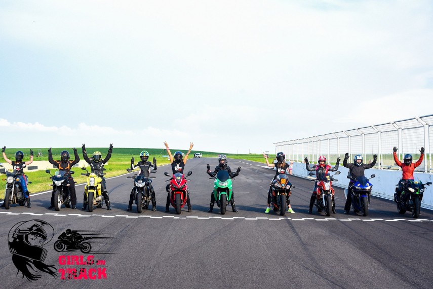 frumoasele care au imblanzit bestiile gratii pe motocicleta la girls on track 2 un eveniment organizat