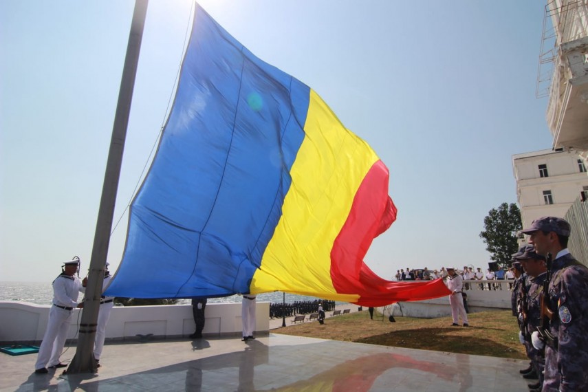 ziua drapelului national marinarii militari la ceremoniile organizate azi la constanta 694473 ziua drapelului national marinarii militari la ceremoniile organizate azi la constanta 694473
