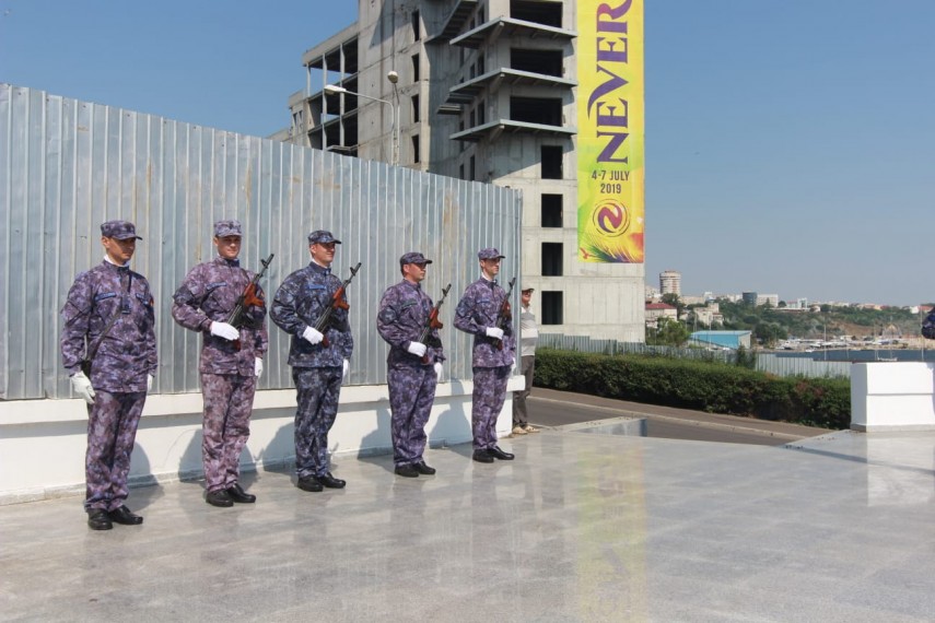 ziua drapelului national marinarii militari la ceremoniile organizate azi la constanta 694473 ziua drapelului national marinarii militari la ceremoniile organizate azi la constanta 694473